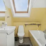 Centrally Located Townhouse With Portseaviews 빌라 알링에