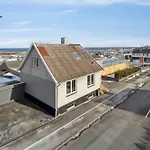 Centrally Located Townhouse With Portseaviews 빌라