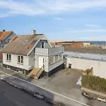Centrally Located Townhouse With Portseaviews *