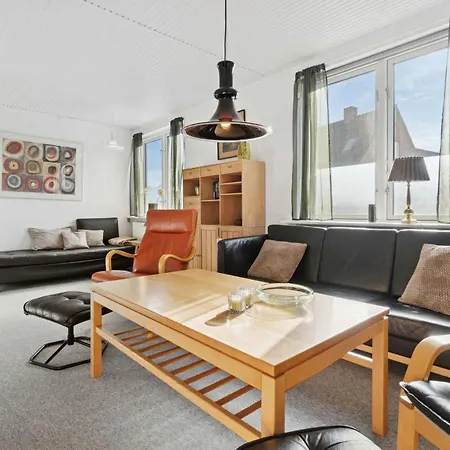 Centrally Located Townhouse With Portseaviews אלינגה