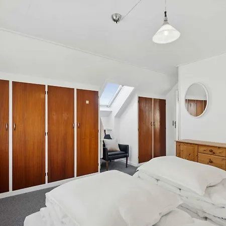 빌라 Centrally Located Townhouse With Portseaviews 알링에
