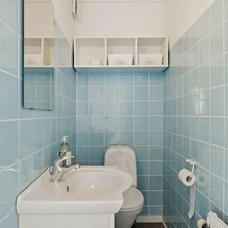 Centrally Located Townhouse With Portseaviews *