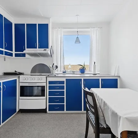 Centrally Located Townhouse With Portseaviews *