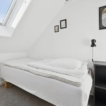 Centrally Located Townhouse With Portseaviews *