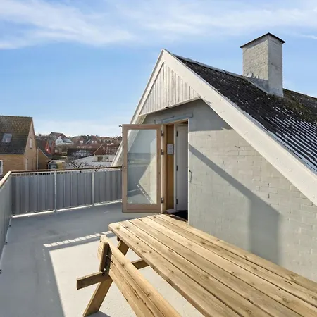 Villaer Centrally Located Townhouse With Portseaviews