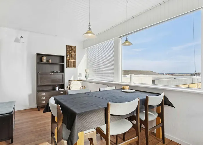 Centrally Located Townhouse With Portseaviews Villa