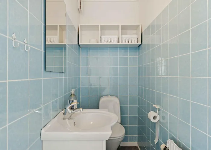 Centrally Located Townhouse With Portseaviews *