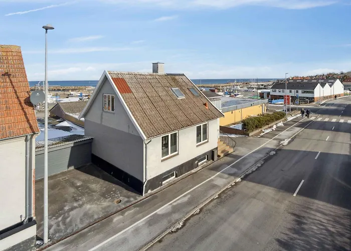 Centrally Located Townhouse With Portseaviews Villa