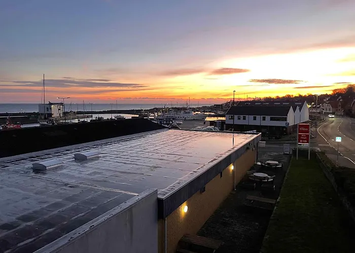 Centrally Located Townhouse With Portseaviews * Allinge-Sandvig