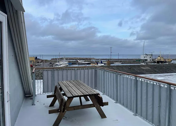 Centrally Located Townhouse With Portseaviews *